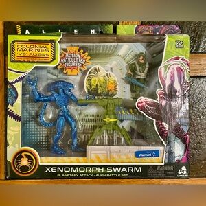NIB, 2019 40th Anniversary Xenomorph Swarm Planetary Attack-Alien Battle Set
